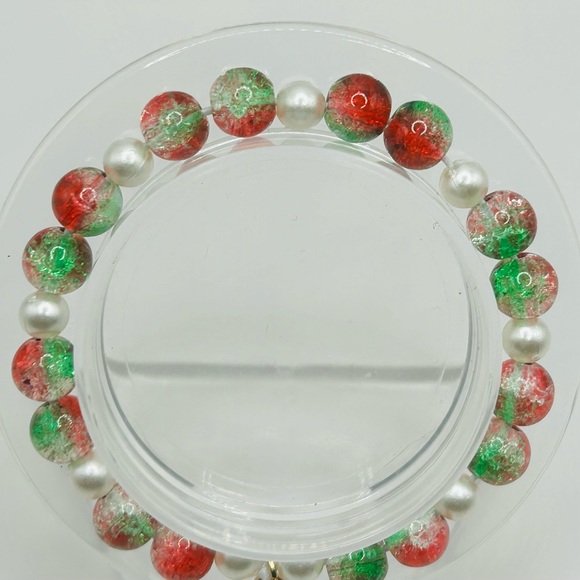 🎅🏻Green and Red Candy Cane Christmas Glass Beaded Bracelet🎅🏻 - Picture 4 of 7
